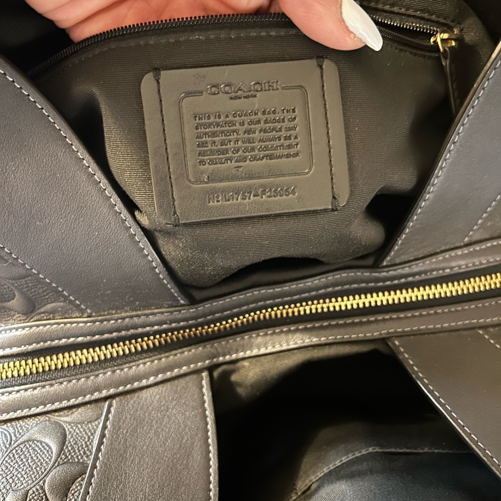 Coach Embossed Lexy shoulder Bag in beautiful black leather - Picture 12 of 17